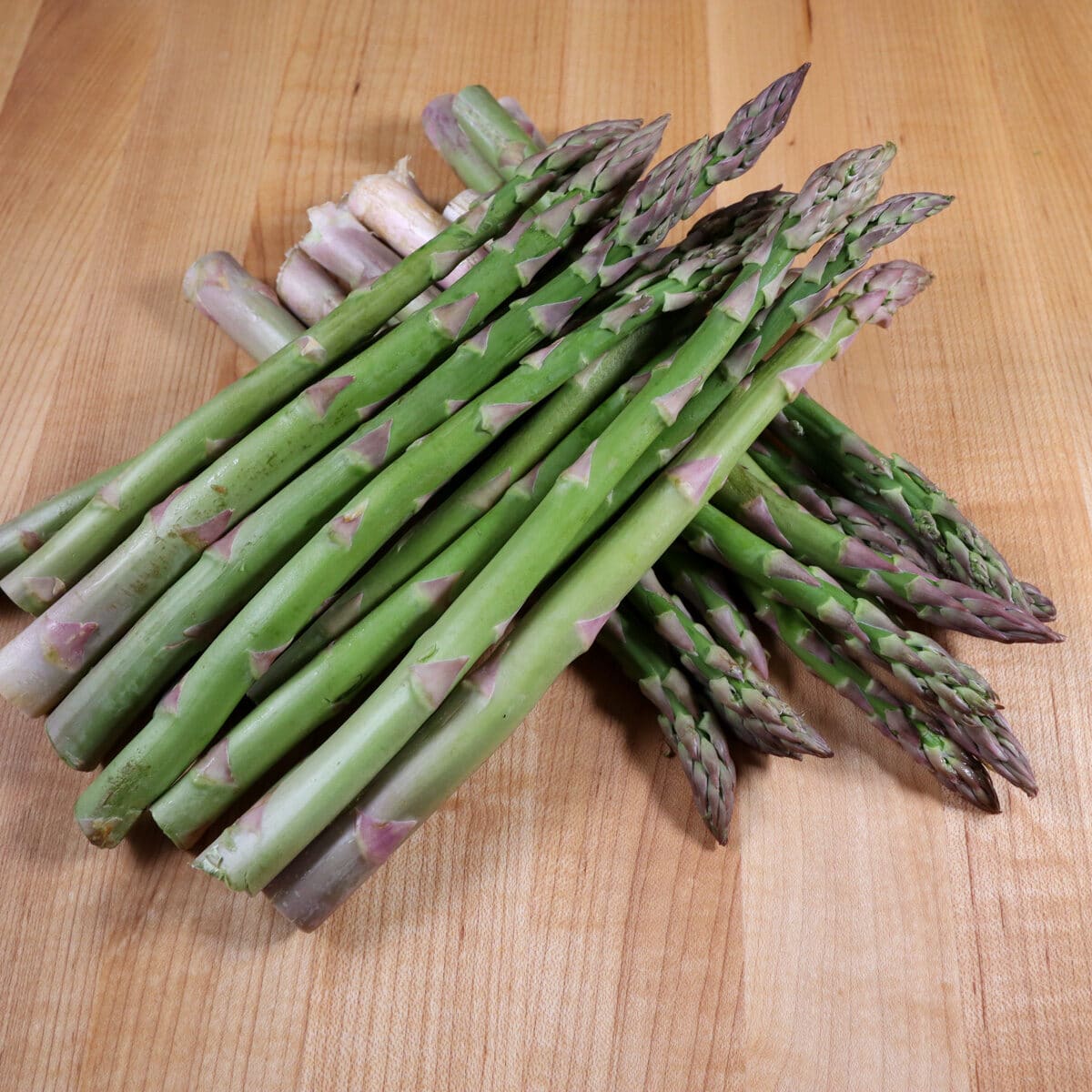 pile of asparagus