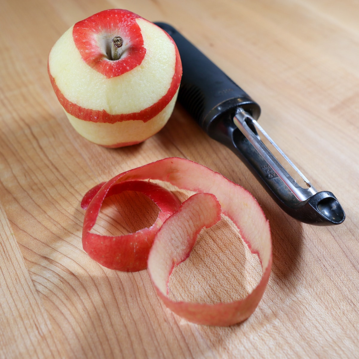apple with a peel